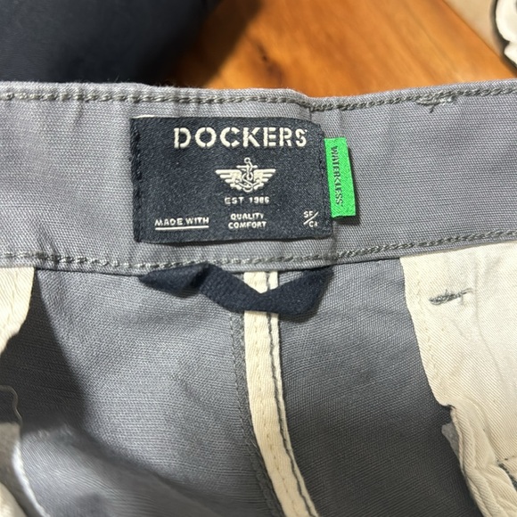 New Dockers Gray Tapered Cargo Pants - Picture 4 of 4